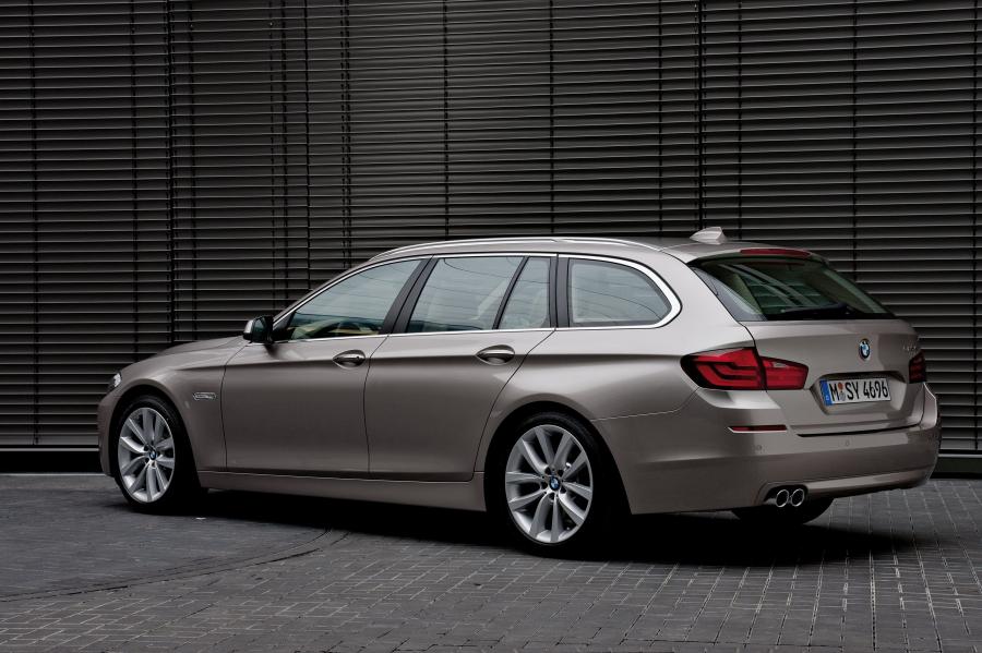  BMW 5-Series Touring 2011 года  (фото 11 из 59)